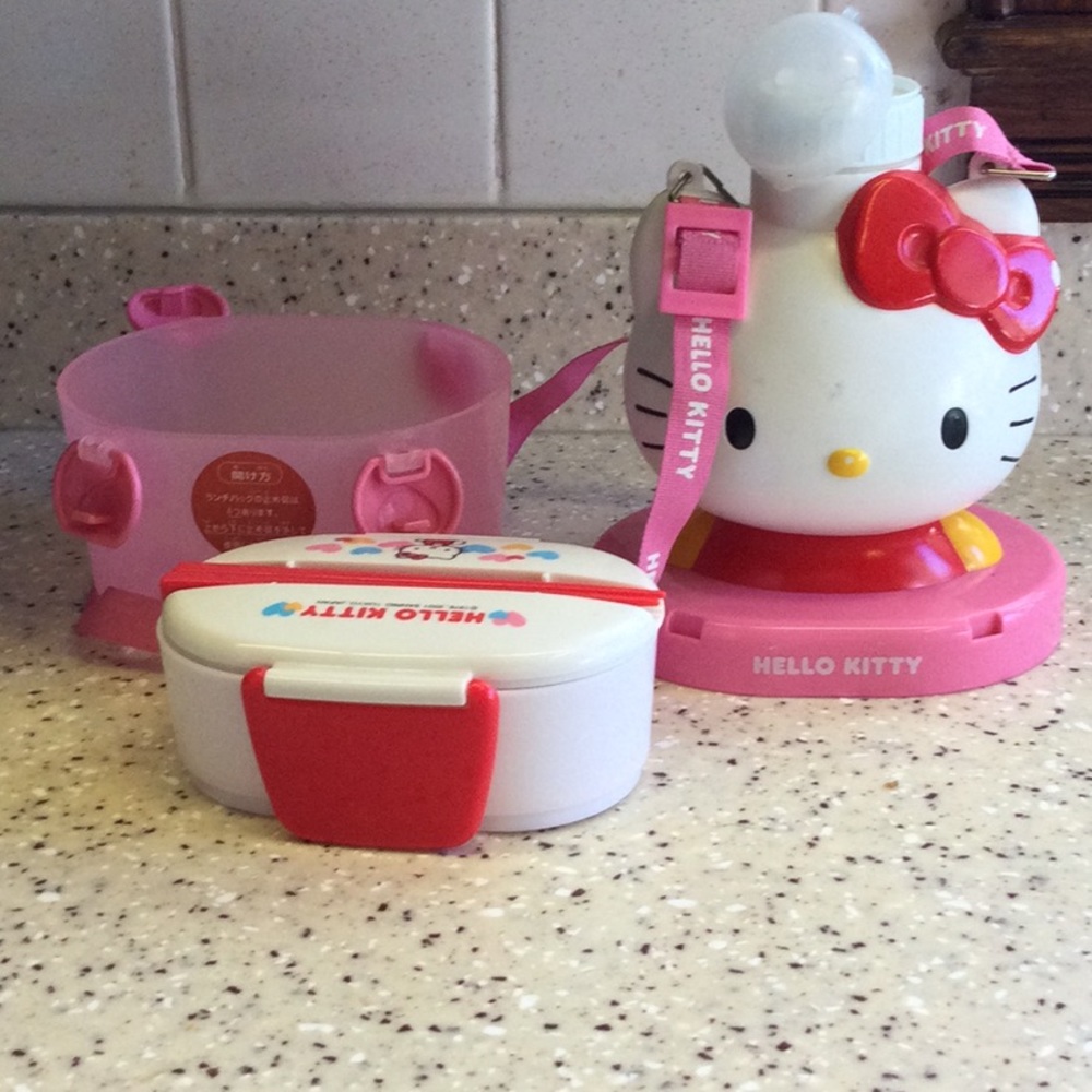 Hello kitty lunch box with water bottle
